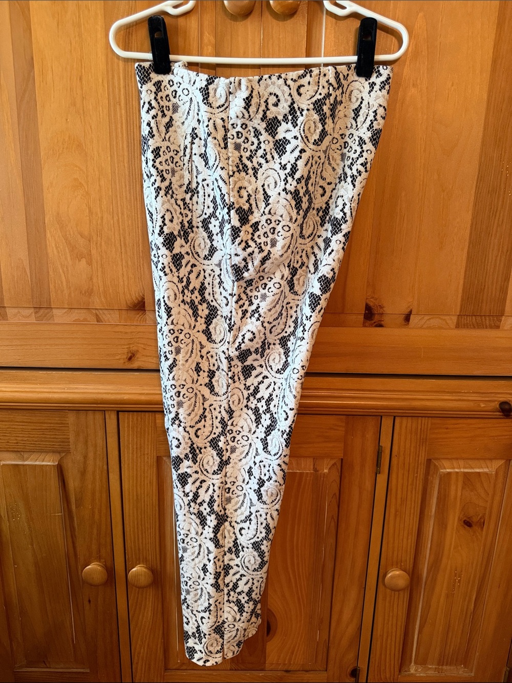 Chico's Juliet Black and White Lace-Print Stretch Ankle Pants